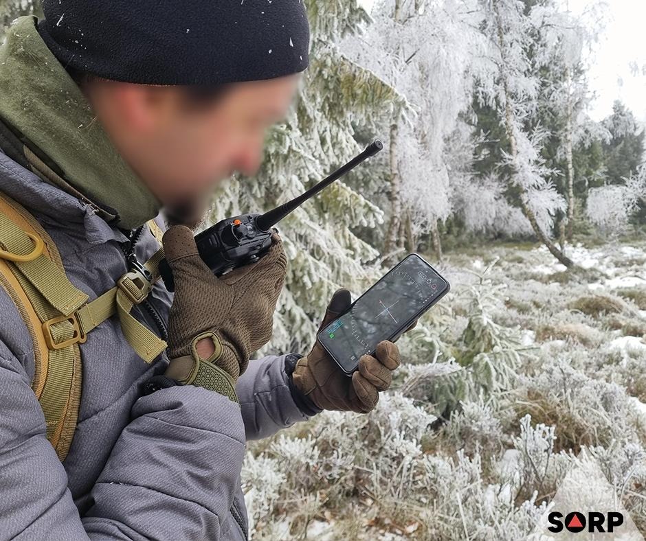 Pużakon 2026 uczestnik gry nawigacyjnej korzysta aplikację ATAK