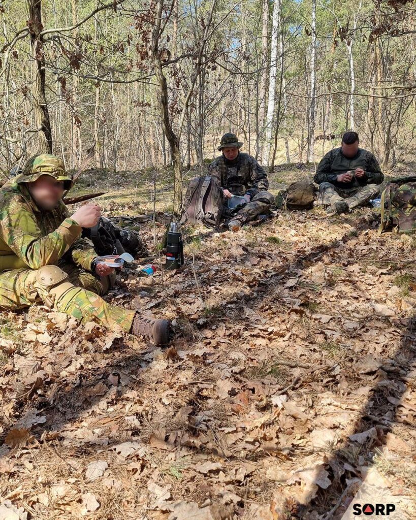 Uczestnicy w trakcie przerwy